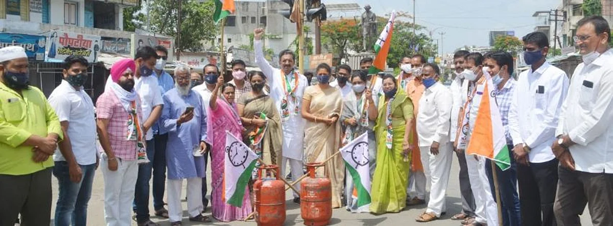 इंधन-गॅस दरवाढीविरोधात राष्ट्रवादीचेे श्रीरामपुरात आंदोलन