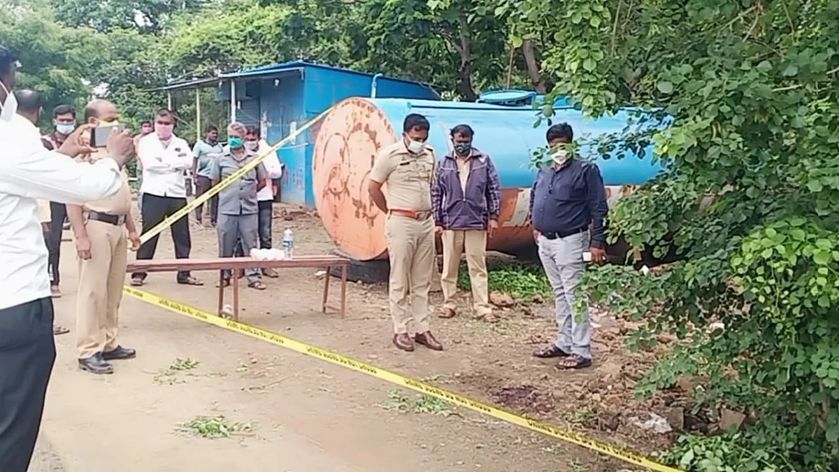 देवदैठण येथे डोक्यात गोळी घालून खून
