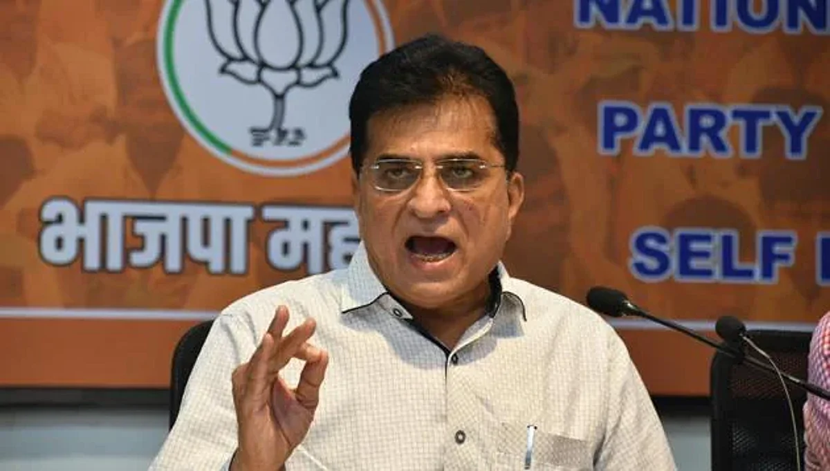 पवार कुटुंबाचा अनेक साखर कारखान्यांत घोटाळा, रोहित पवारांचीही चौकशी करा