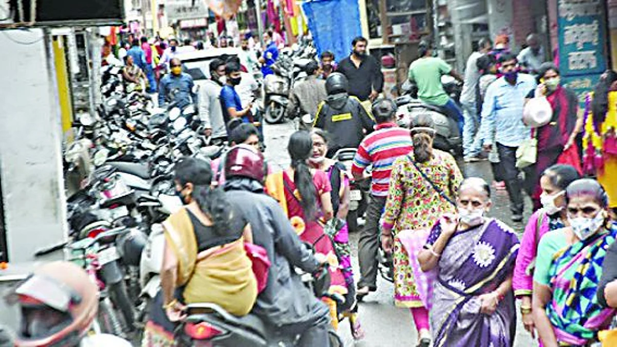 दिवाळीचा बाजार सजला; नाशिकचा मॉल हाऊसफुल्ल