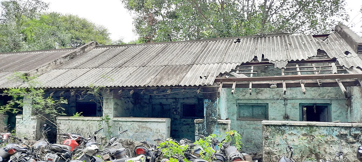 राहाता पोलीस कर्मचार्यांच्या निवासस्थानांची दुर्दशा