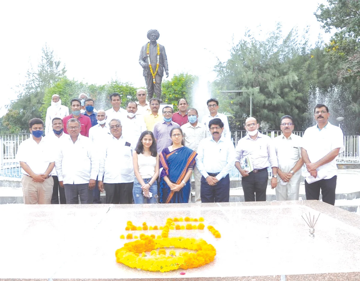 साखर कारखान्यांनी उपपदार्थ निर्मितीवर भर द्यावा