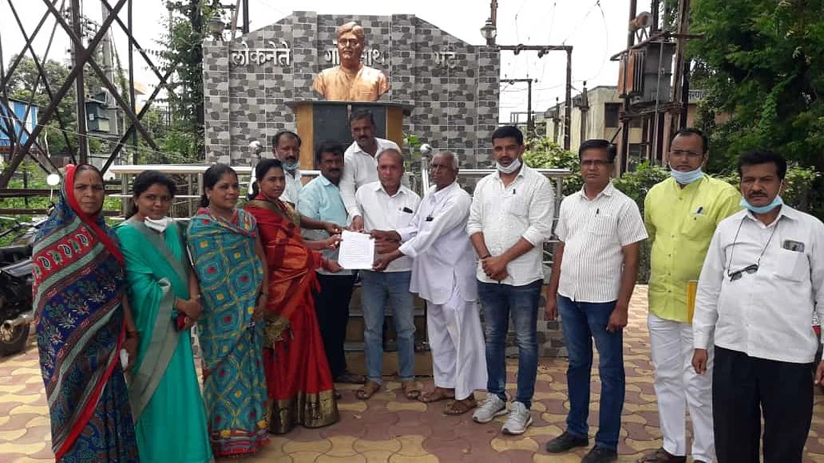 शेवगावातही मुंडे समर्थकांचे सामूहिक राजीनामे