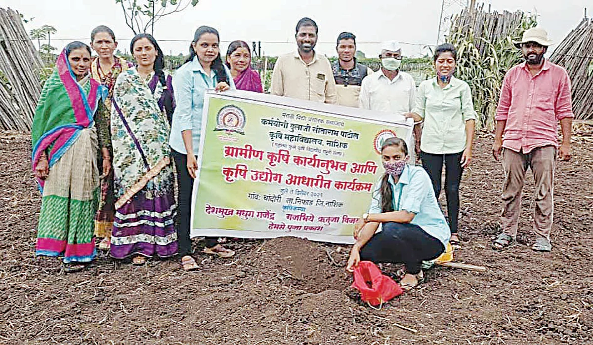 चांदोरीत माती आणि पाणी परीक्षणाची प्रात्यक्षिके