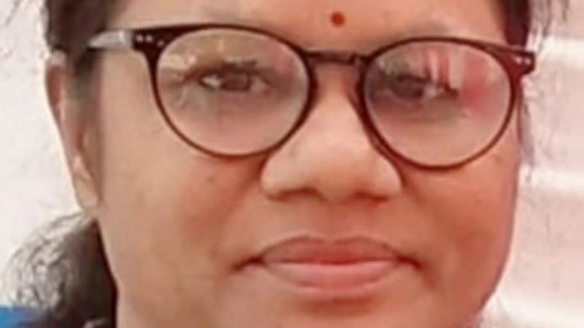 विश्व आदिवासी दिनाची सुट्टी जाहीर करा!