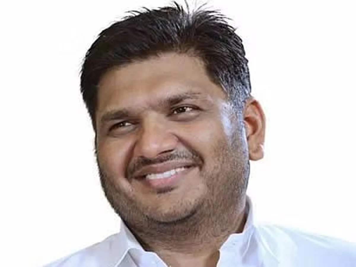 शेतकऱ्यांच्या वीजेसंबधी समस्या तातडीने सोडवा