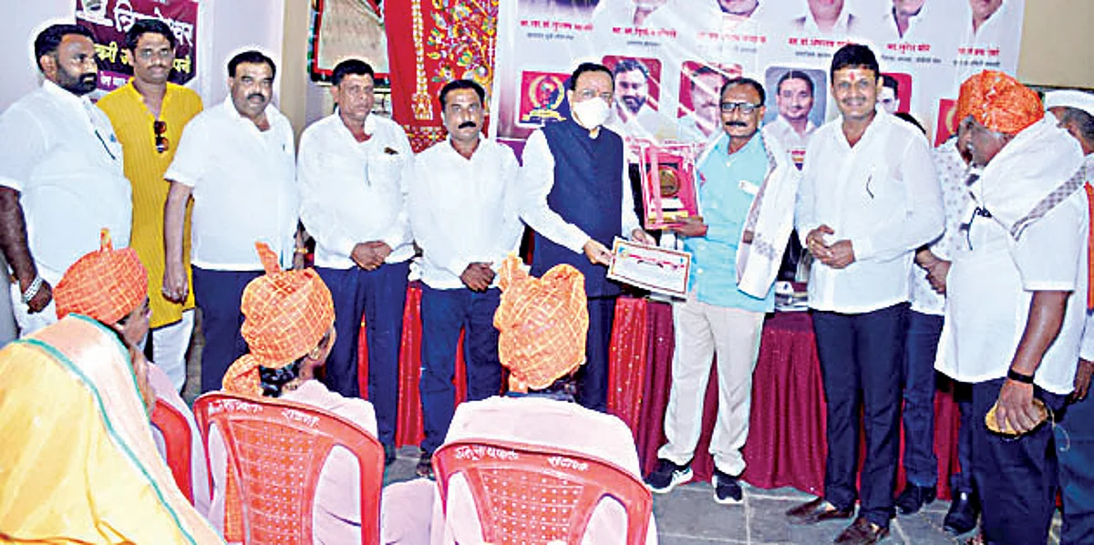 प्रलंबित सिंचन योजना कार्यान्वित करणार : खा.डॉ. भामरे