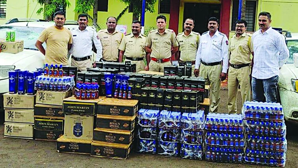 सिनेस्टाईल पाठलाग करत पकडली अवैध दारू