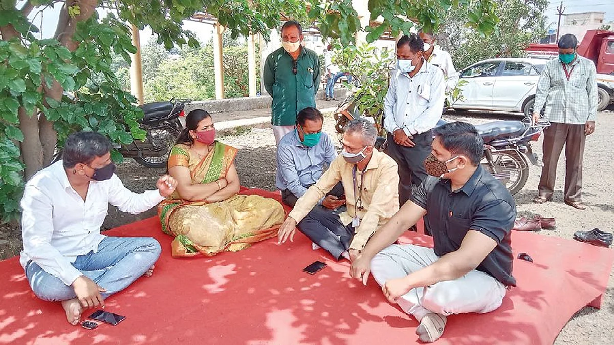 राजे संभाजी स्टेडियमचे काम रखडल्याने उपोषण