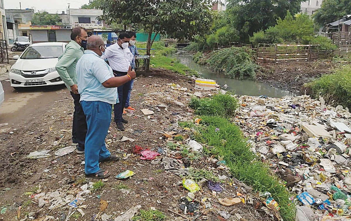 स्वच्छतेची आयुक्तांनी केली पाहणी