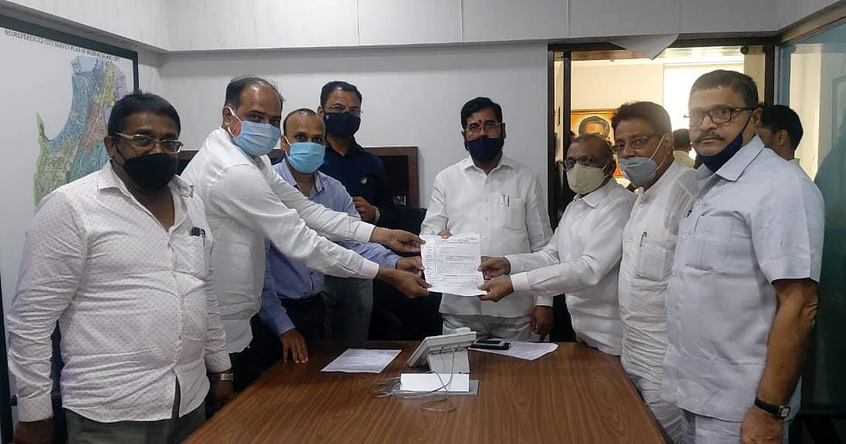 तीस वर्ष गाळे नूतनीकरणासाठी नगरविकास मंत्र्यांना साकडे