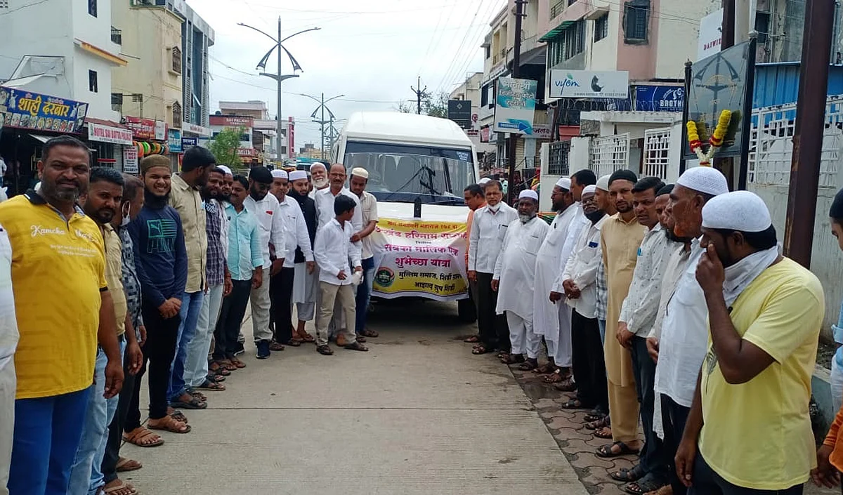 शिर्डीतील मुस्लिम समाजाच्यावतीने ‘सबका मालिक एक’ शुभेच्छा यात्रा