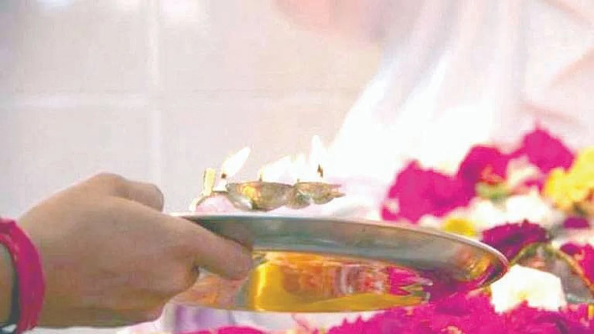 देवपूजेनंतर आरती करण्याचे काय महत्त्व?