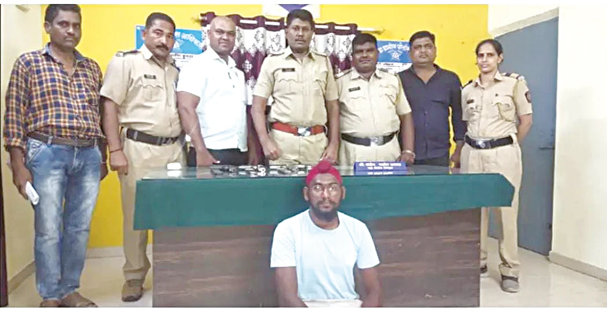गावठी बनावटीच्या चार कट्टे,जिवंत काडतुसासह उमर्टी येथून एकाला अटक