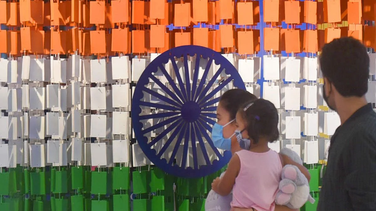 Corona Update : स्वातंत्र्यदिनी दिलासा! भारतात दैनंदिन रुग्णसंख्येत घट, महाराष्ट्रातील स्थिती काय?