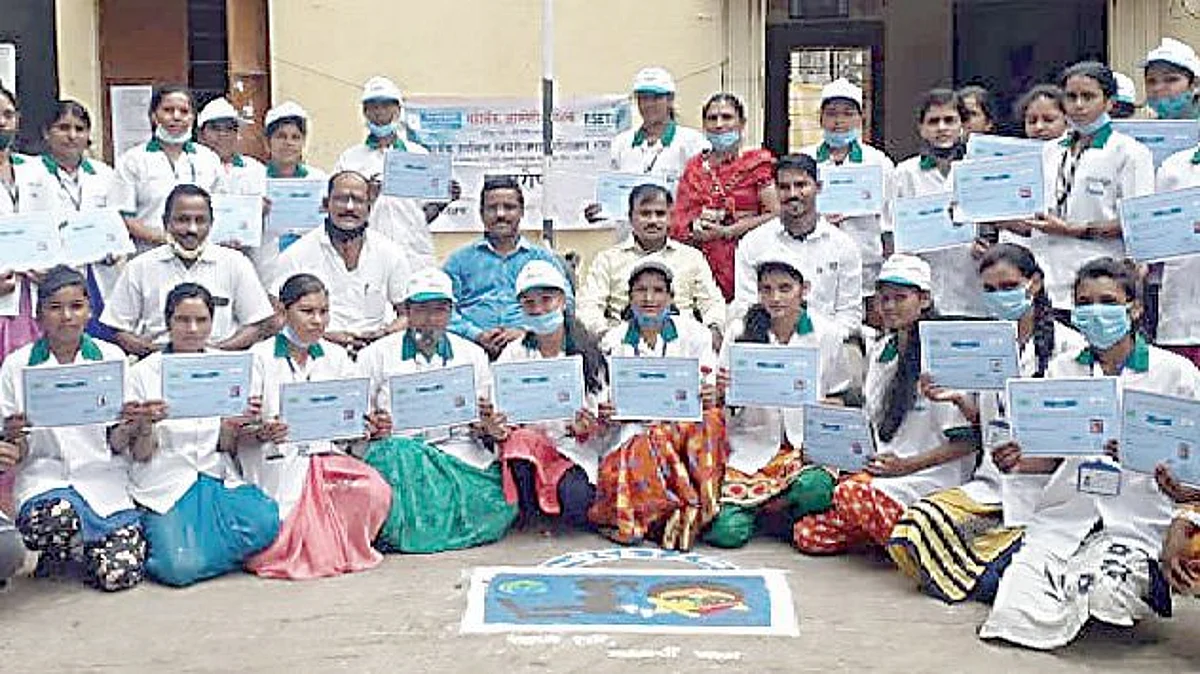 बचत गटाच्या माध्यमातून महिलांनी स्वयंपूर्ण व्हावे