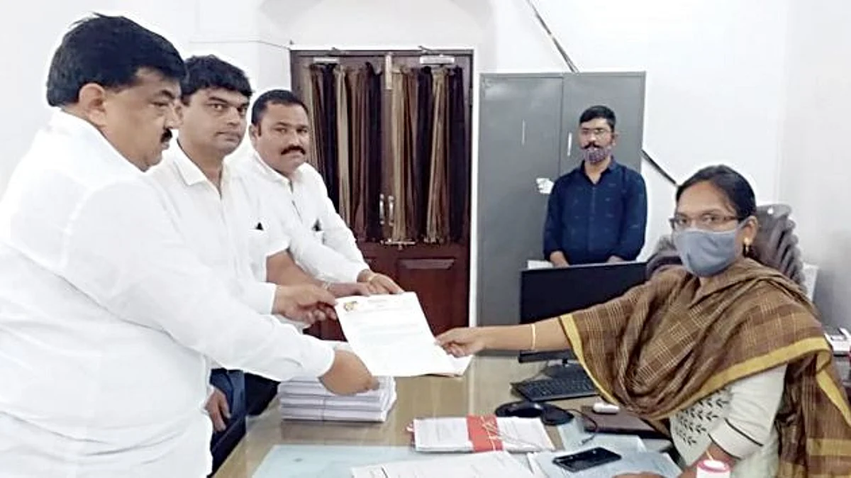 मतदारांची दुबार नावे वगळण्याची मागणी