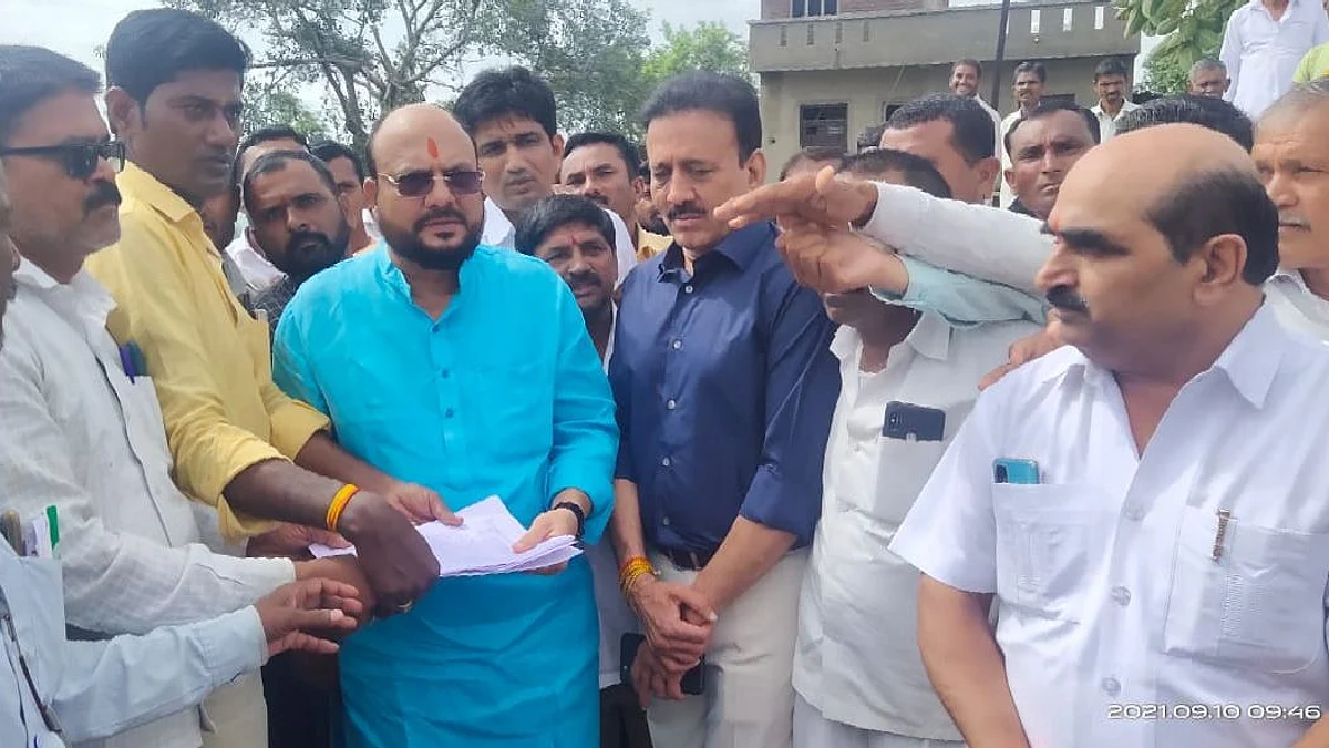 नुकसानग्रस्त शेतकर्यांना मदत मिळवून देणार- ना.पाटील