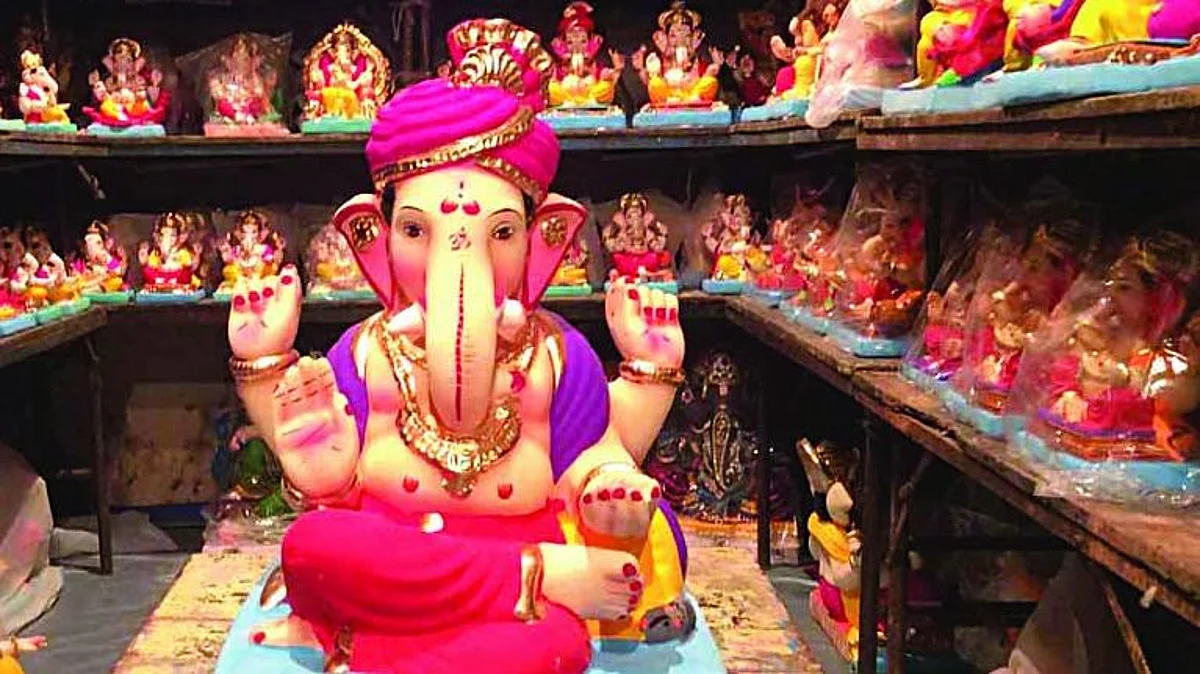 बाप्पांसोबत रौनकही येणार!