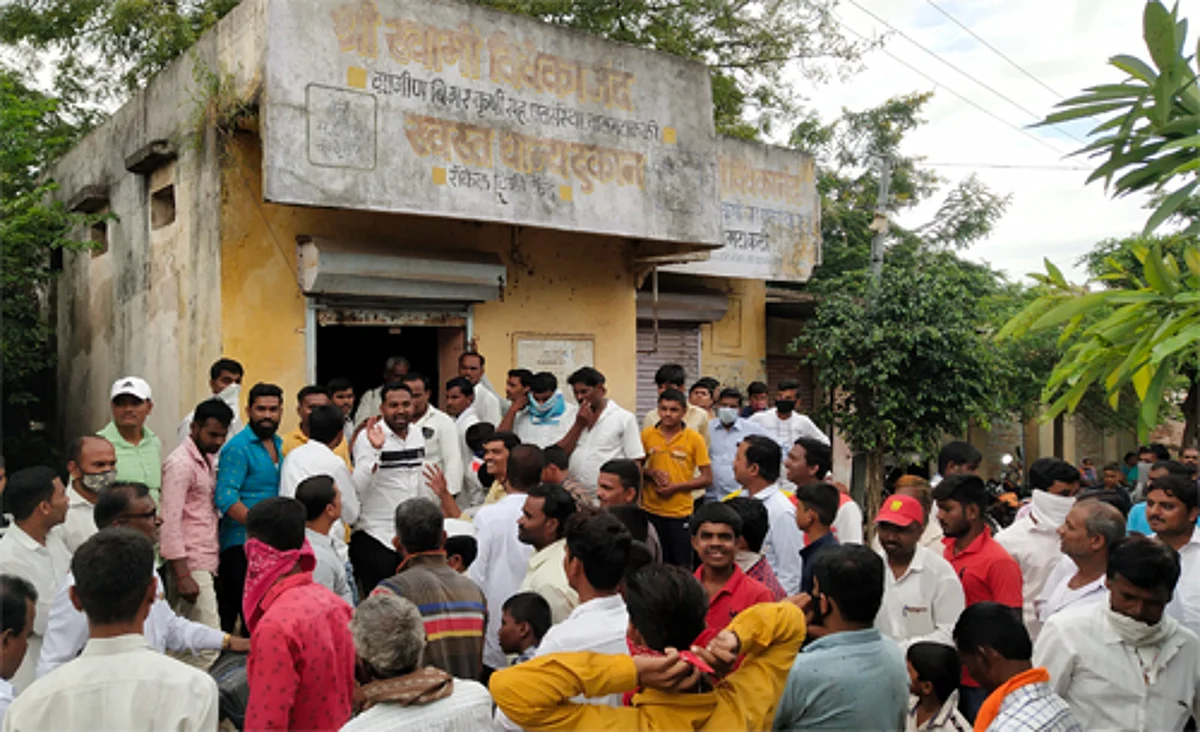 बालमटाकळीत रेशनच्या धान्याचा काळाबाजार