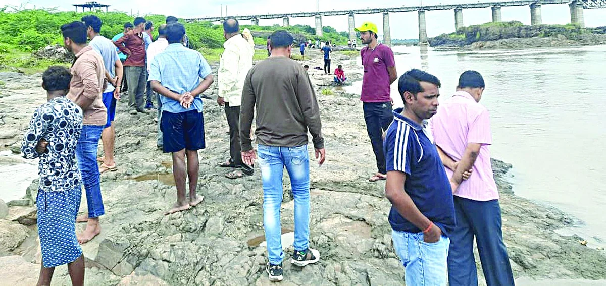 तापी नदी पात्रात बुडून बालिकेचा मृत्यू