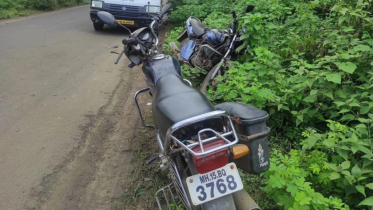दोन दुचाकींच्या अपघातात तीन जण जखमी