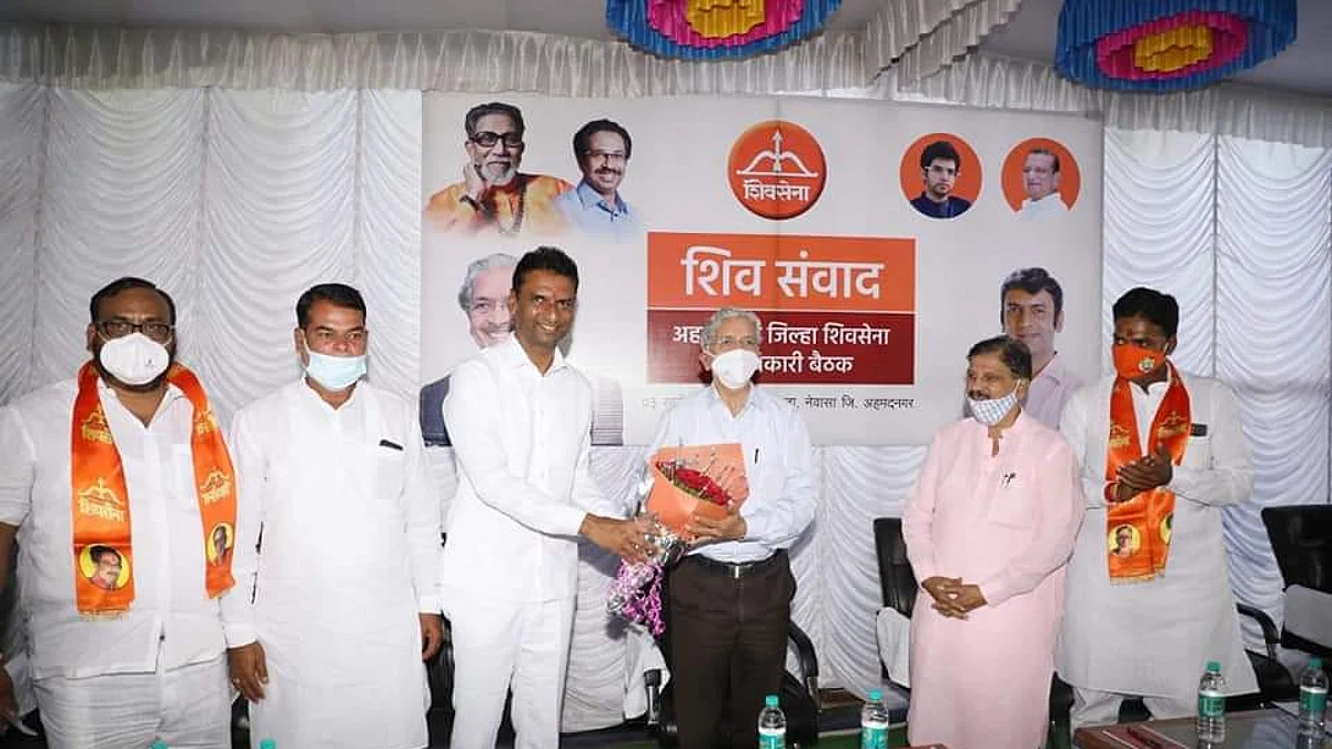 शिवसेनेला कोणी गृहीत धरू नये - सुभाष देसाई