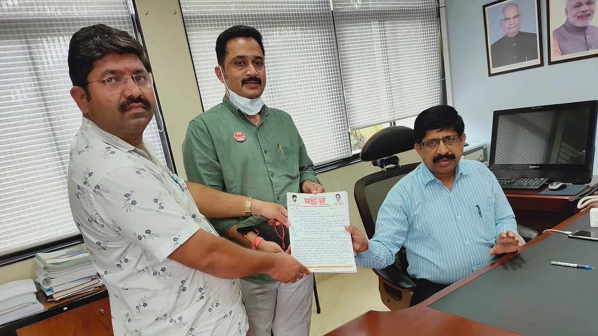 जिल्ह्यातील ऊस उत्पादक शेतकर्यांना फसवणार्या साखर कारखान्यांची काळी यादी जाहीर