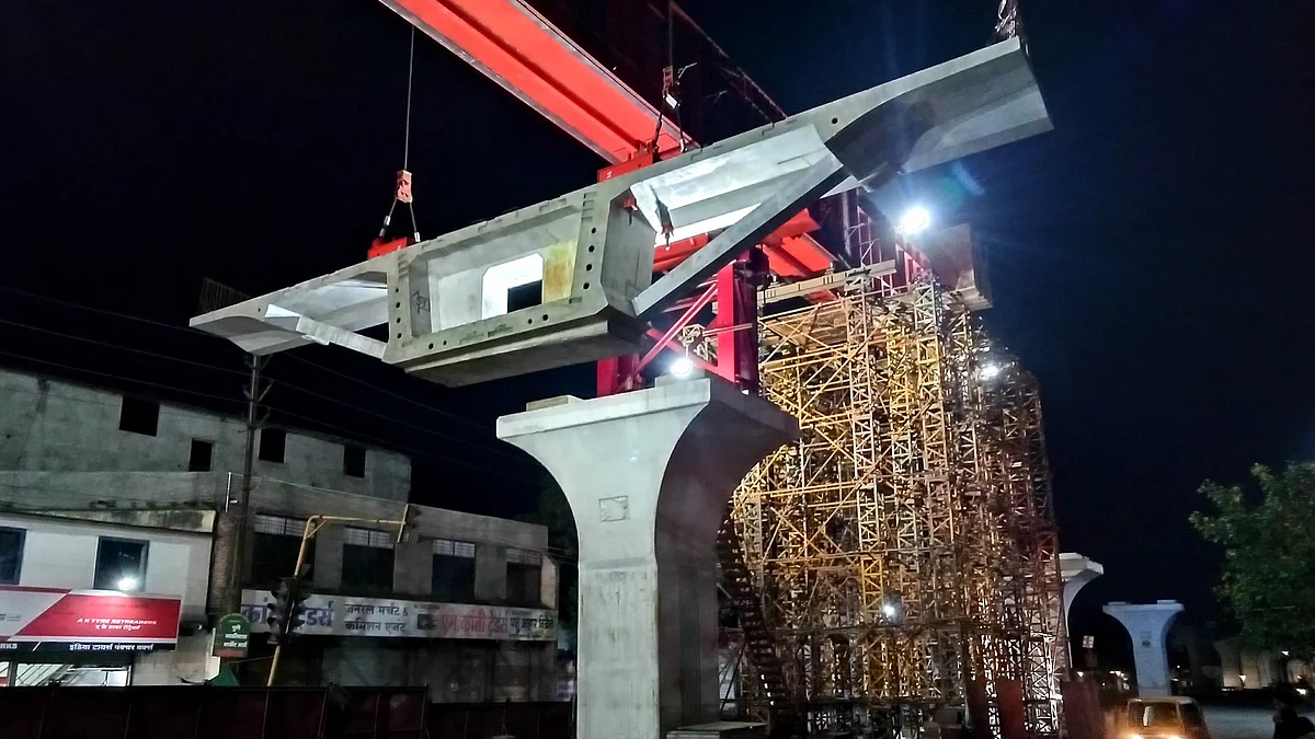 Photo : नगर उड्डाणपुलाच्या कामास गती