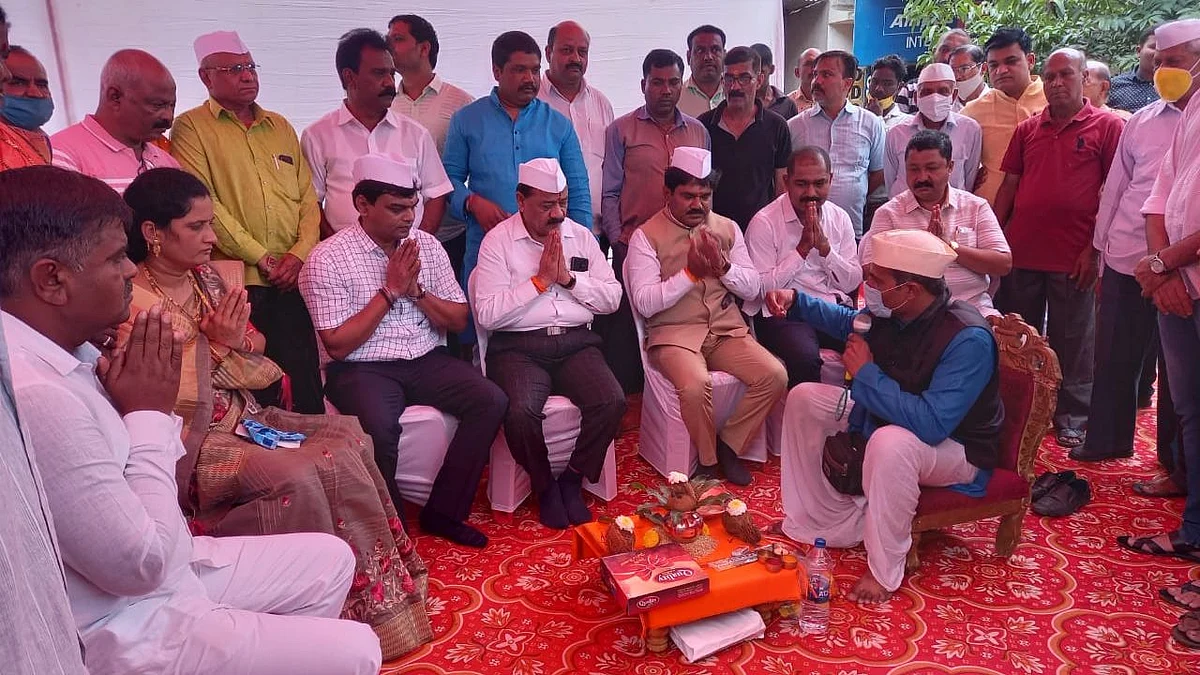 ट्रीमिक्स काँक्रीटीकरण रस्ता विकास कामाचा शुभारंभ