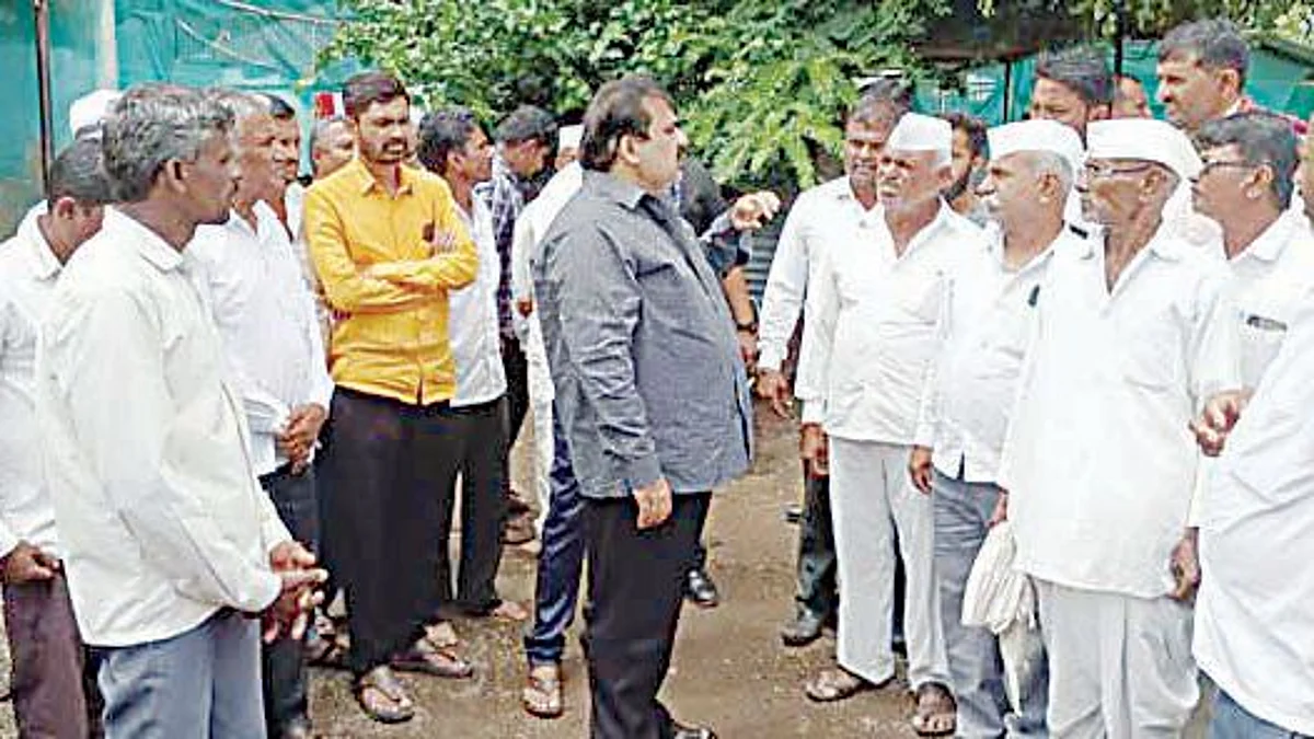 नुकसान भरपाईसाठी शासनाकडे पाठपुरावा करणार