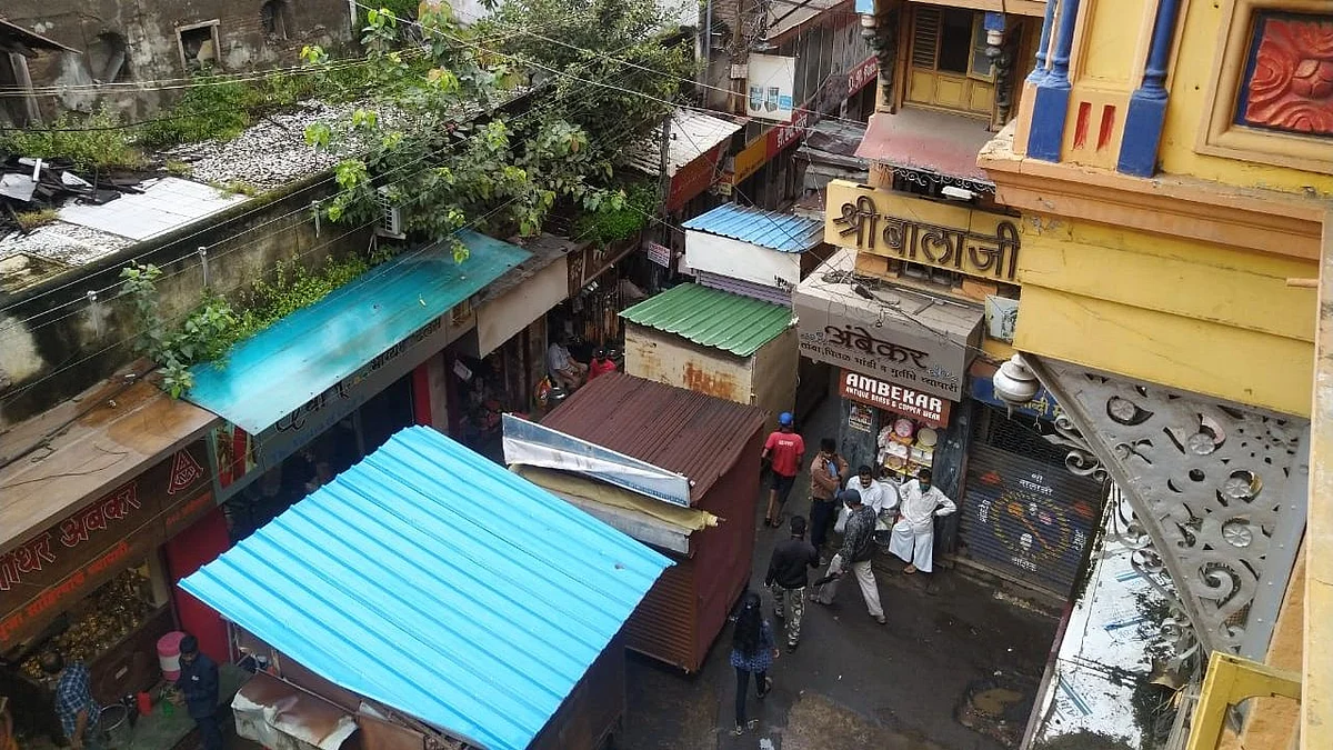 Video : विसर्ग वाढला; भांडीबाजार रिकामा करण्यास प्रारंभ; दुकानदारांची दमछाक