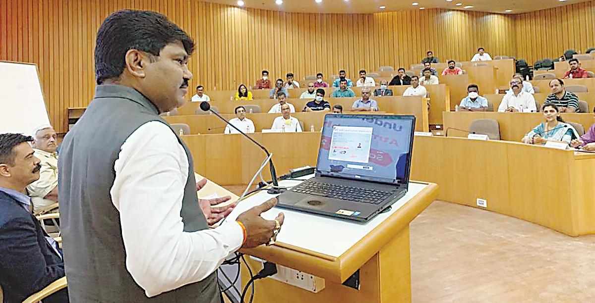डिफेन्स मॅन्युफ्क्चरिंग हबच्या निर्मितीसाठी वेंडरची संख्या वाढवा