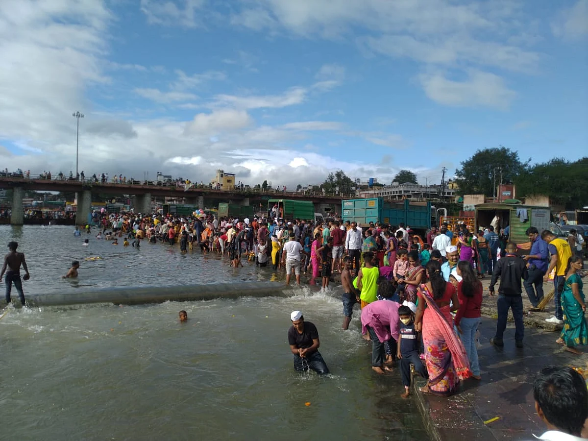 Photo Gallery : निरोप घेतो देवा आता आज्ञा असावी! चुकले आमचे काही तर क्षमा असावी!!