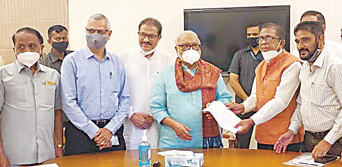 न्यायालय इमारतीसाठी प्रयत्नशील
