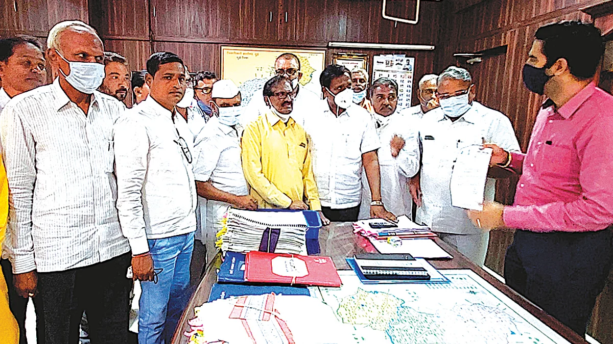 शिरपूर तालुक्यात सरसकट ओला
दुष्काळ जाहीर करा