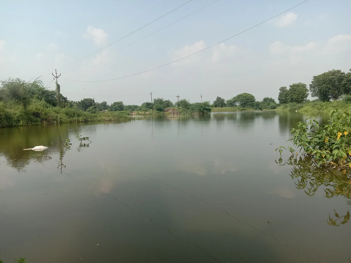वरुण राजाच्या कृपेने गोंडेगावचे गावतळे भरले