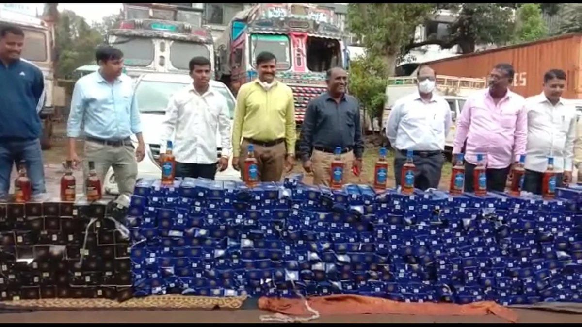 महागड्या मद्याचा मोठा साठा जप्त; घाट रस्त्याने होतेय अवैध वाहतूक