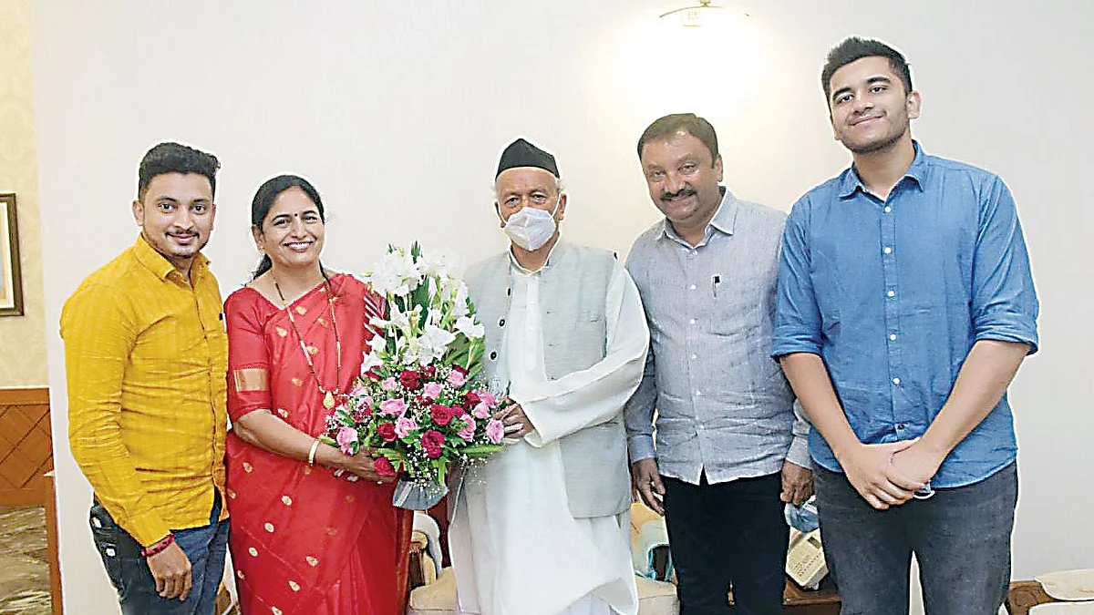 राज्यपालांना नाशिक भेटीचे निमंत्रण