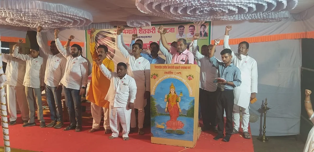 शेतकर्यांना धुळीस मिळविण्याचा राज्य व केंद्राचा प्रयत्न - राजू शेट्टी