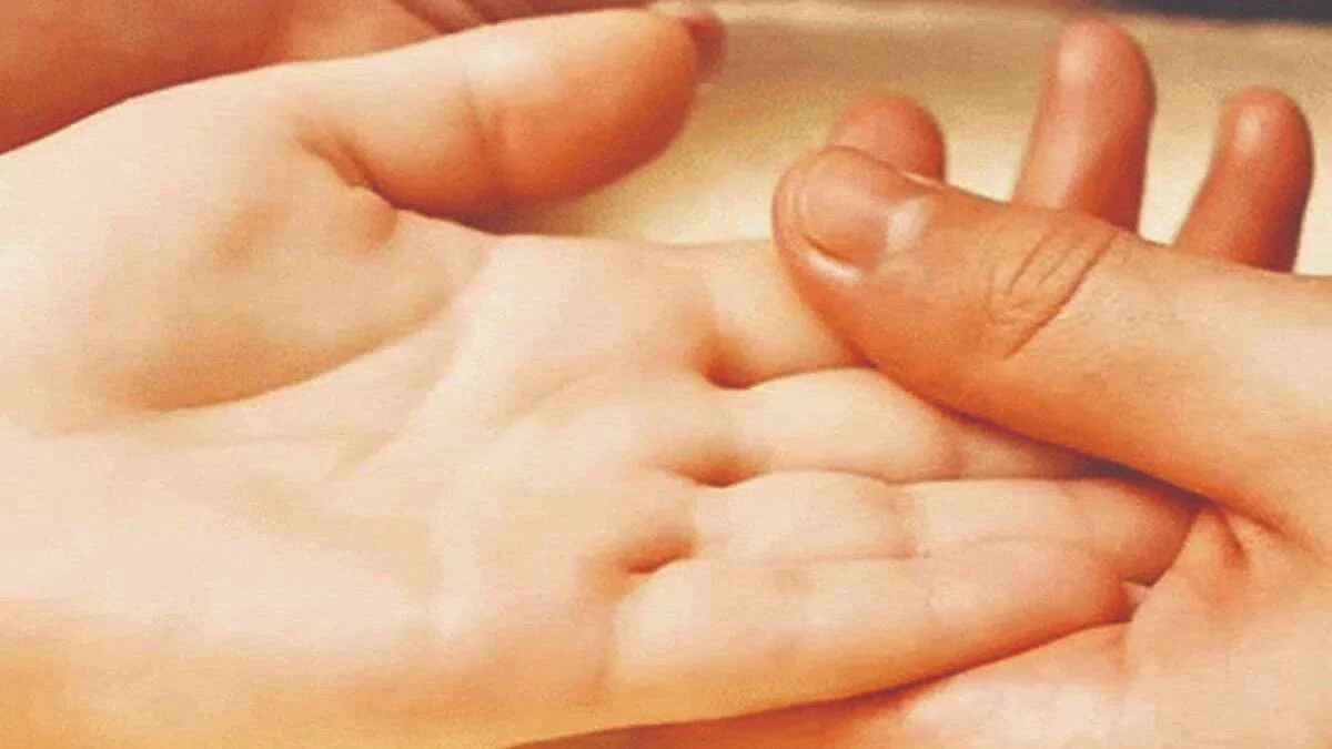 हातावर विष्णू रेषा असते सौभाग्यशाली