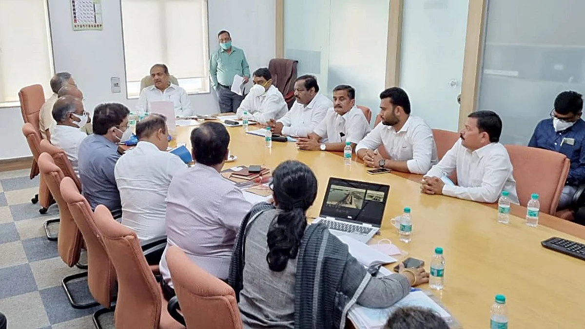 नांदूरमध्यमेश्वर धरणास वक्राकार दरवाजे बसविणार