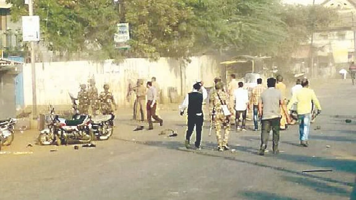 Maharashtra Bandh turns violent in Malegaon
