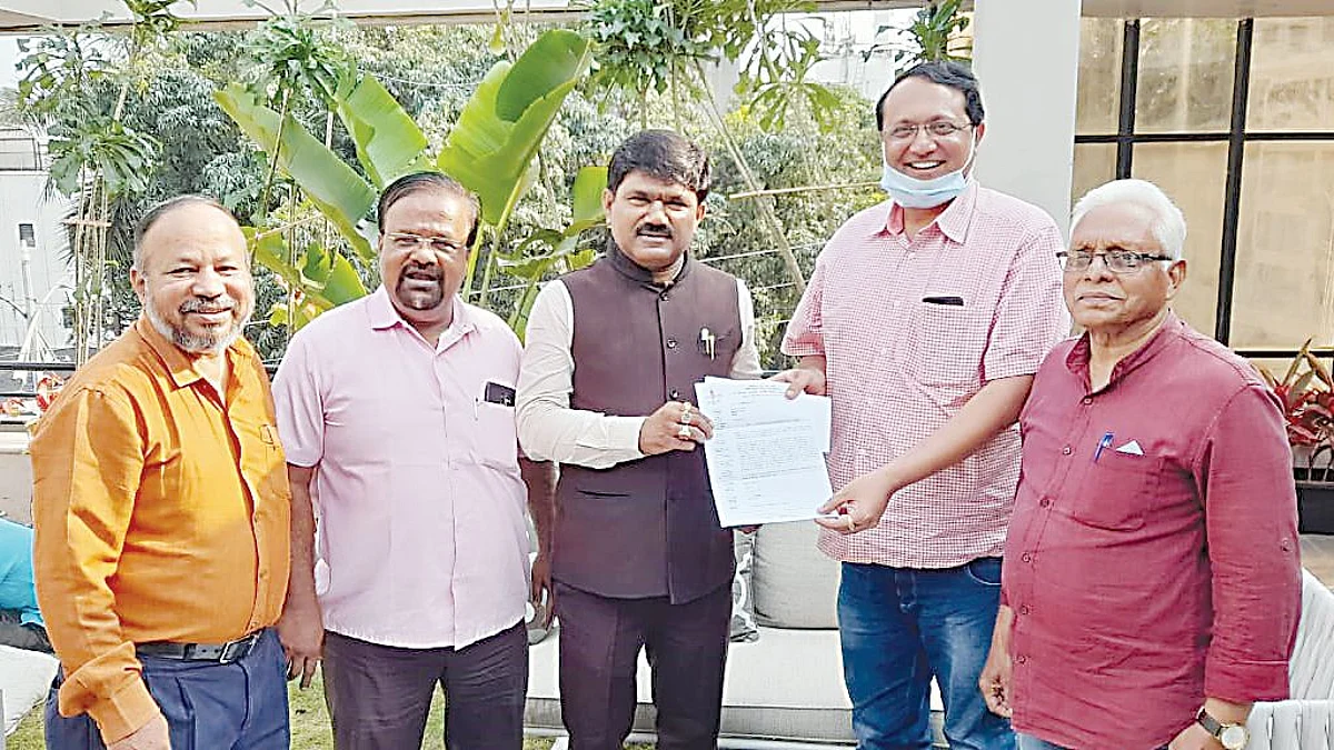मराठी साहित्य संमेलनासाठी वैयक्तिक मदत करणार : खा.गोडसे