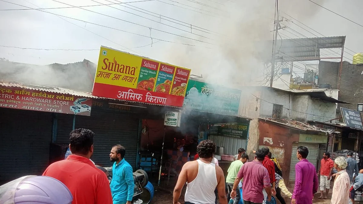 बागवानपुरा परिसरात खानावळीला आग
