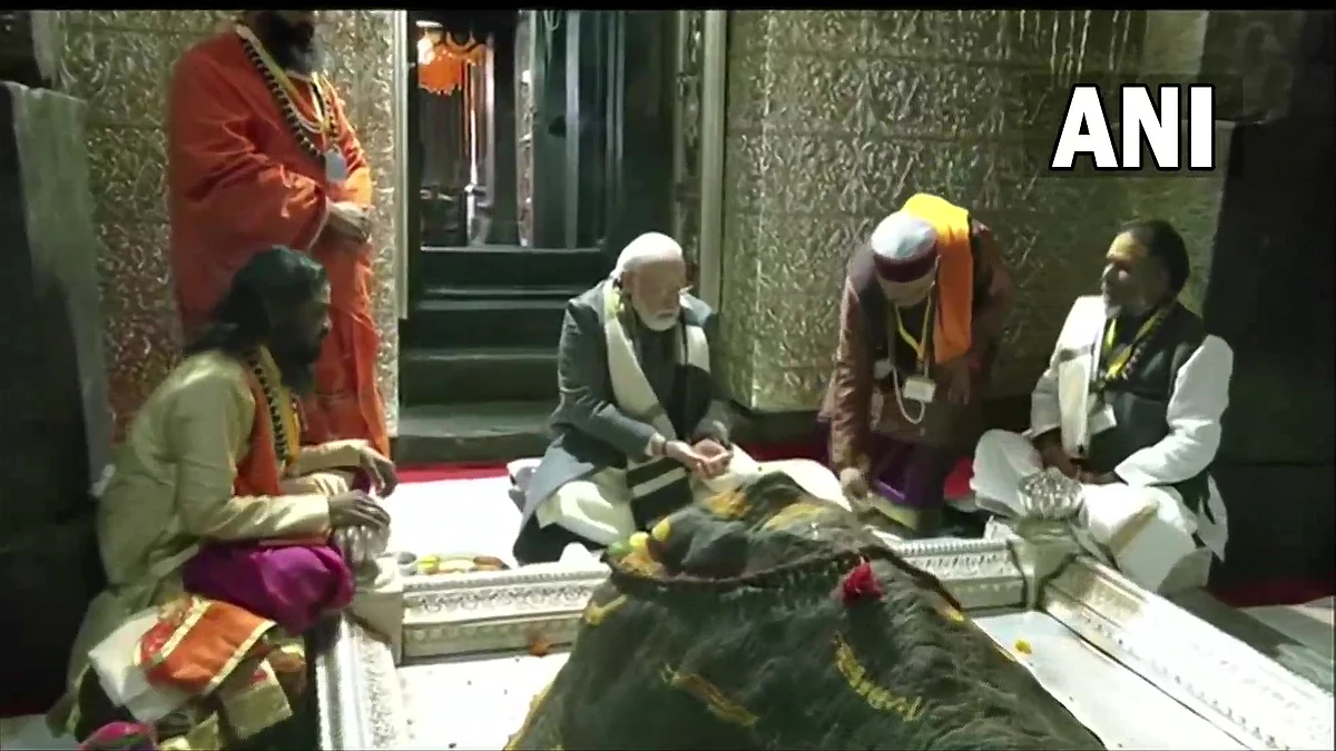 पंतप्रधान नरेंद्र मोदी केदारनाथांच्या चरणी; आदि शंकराचार्यांच्या मुर्तीचं केलं अनावरण