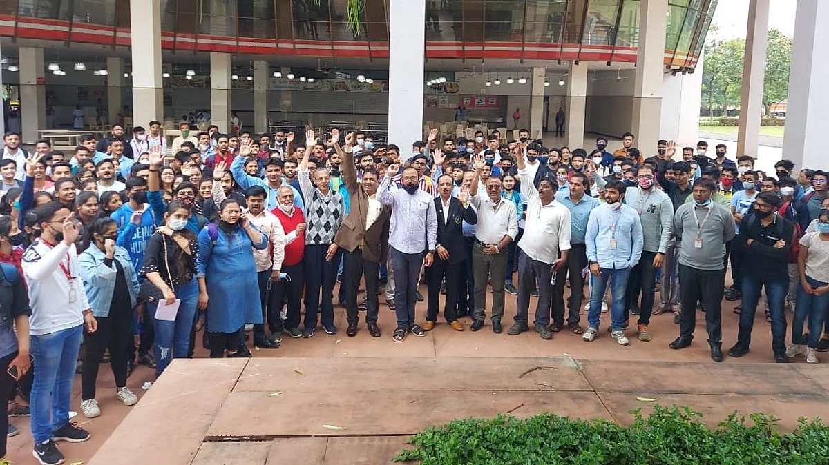 ९४ व्या अ. भा. मराठी साहित्य संमेलनासाठी स्वयंसेवक सज्ज