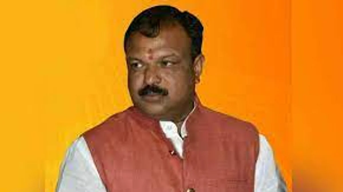 शिवसेना नगर शहरप्रमुख पदाला स्थगिती