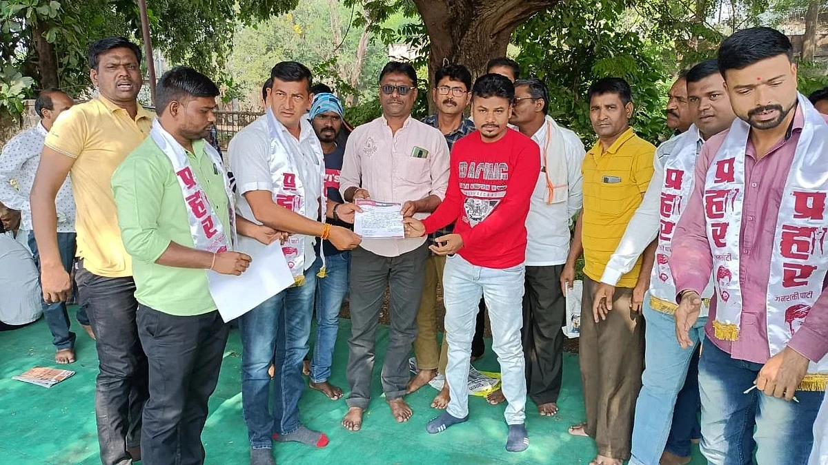 S T कर्मचाऱ्यांचा संप ; रावेर आगराचे ३० लाखाचे उत्पन्न बुडाले