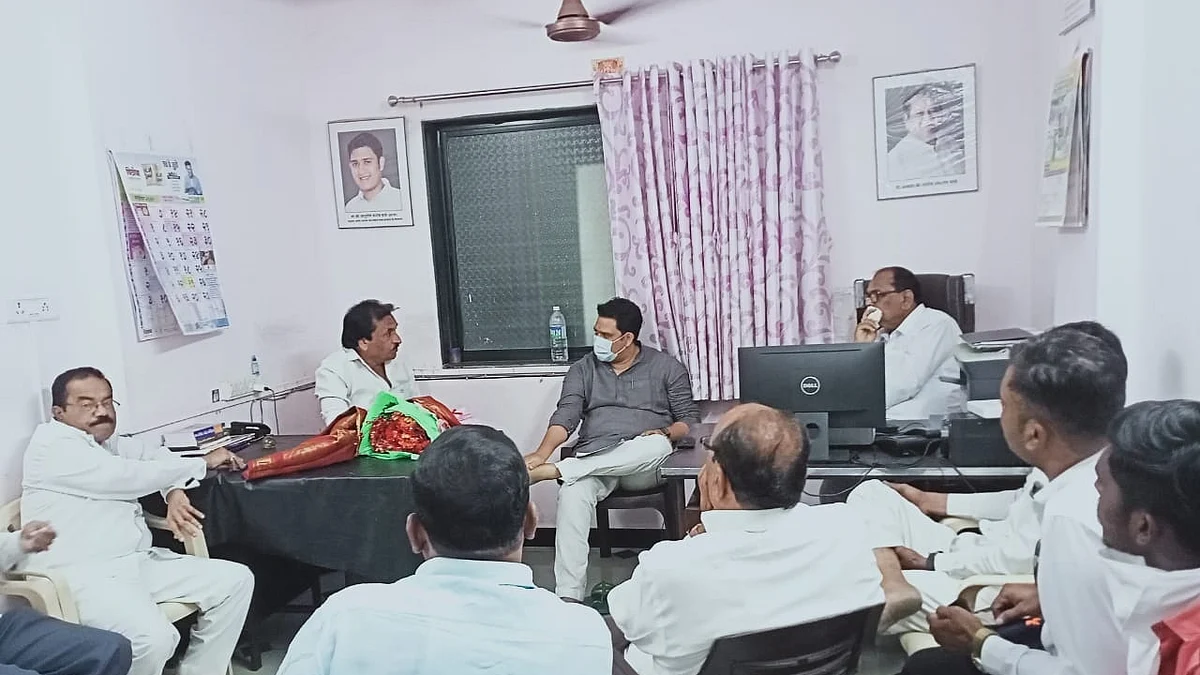 राहाता नगरपरिषद निवडणूक संदर्भात आ. काळे यांची बैठक